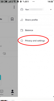 3) יש ללחוץ על "Privacy and settings"